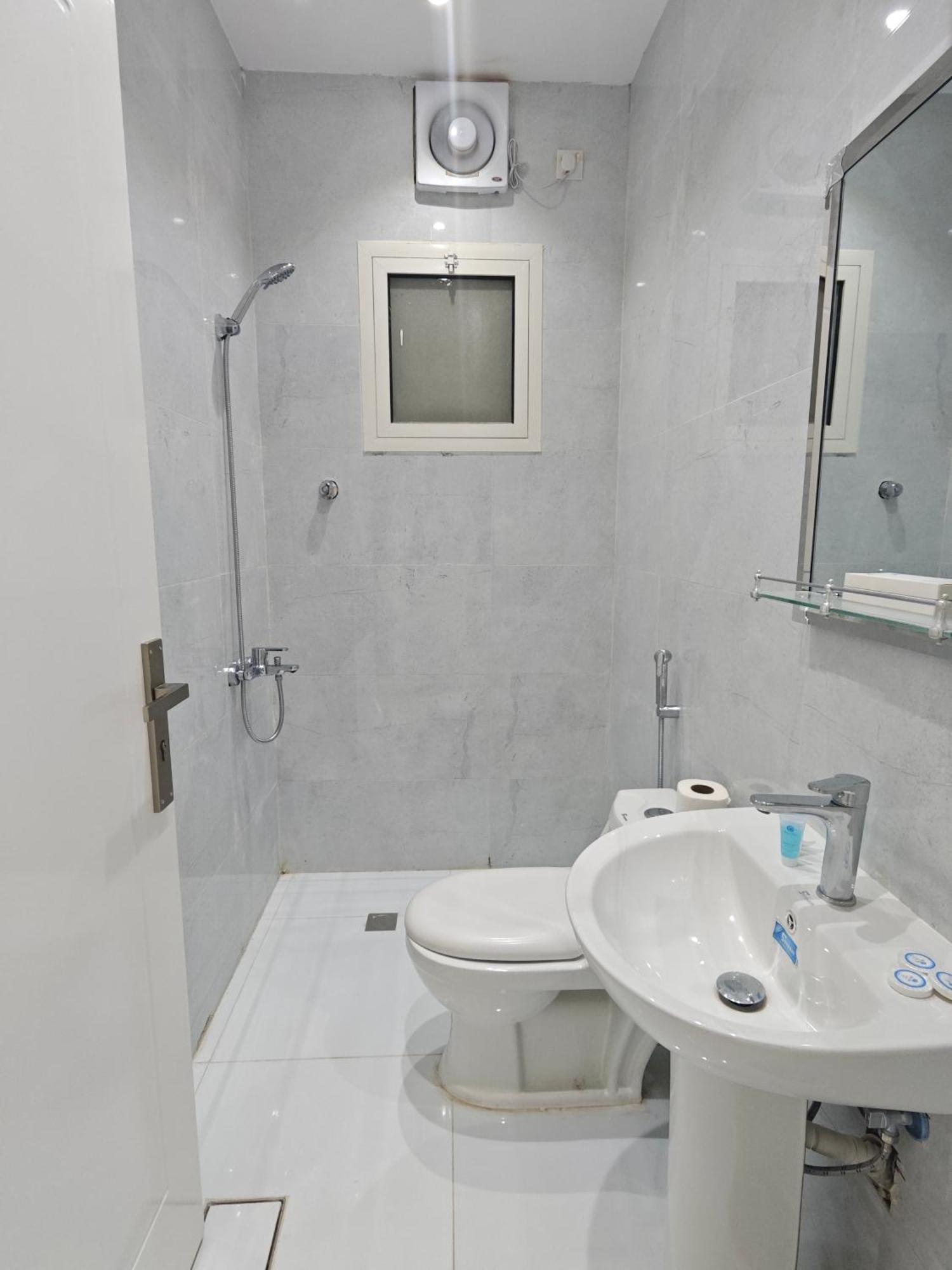 Yaqoot Al Madina Suites Al Awali Luaran gambar